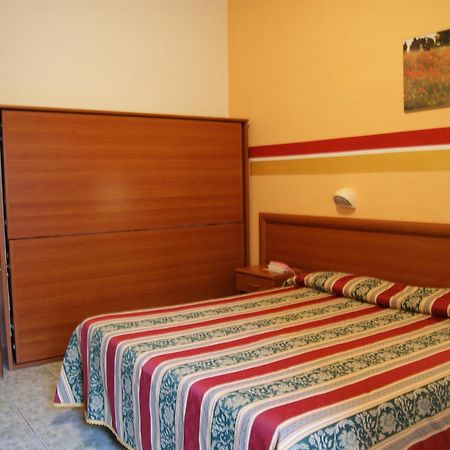 Hotel Dolly Viareggio Zimmer foto
