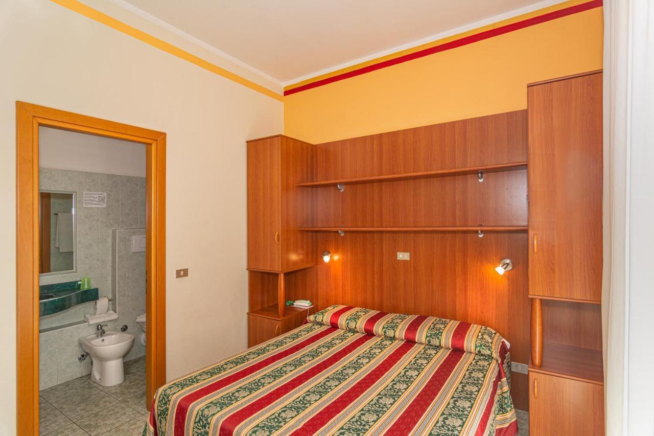 Hotel Dolly Viareggio Exterior foto